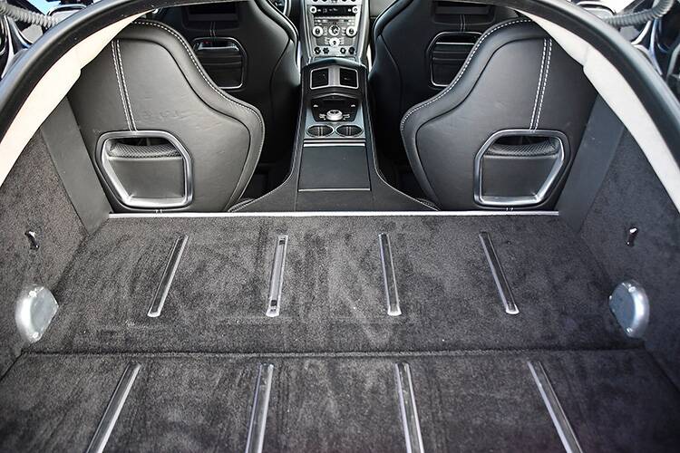 Image 19/50 of Aston Martin Rapide (2011)