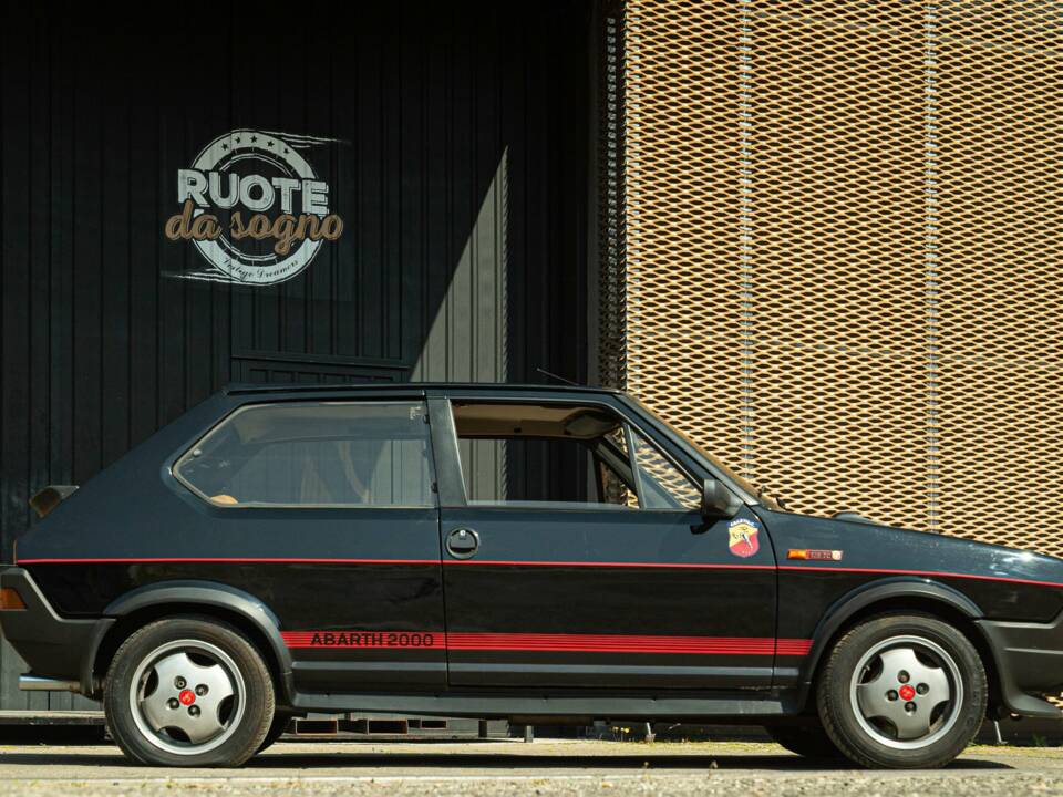 Image 3/50 de FIAT Ritmo 125 TC Abarth (1982)