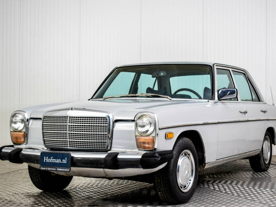 Image 8/50 of Mercedes-Benz 240 D (1976)