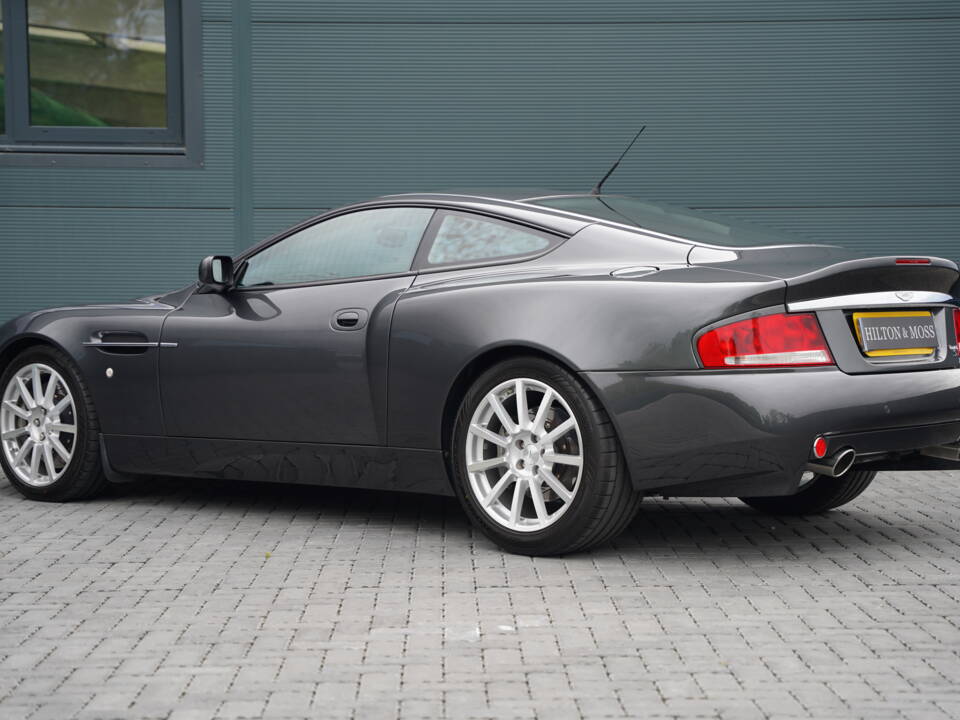 Image 2/50 of Aston Martin V12 Vanquish S (2007)