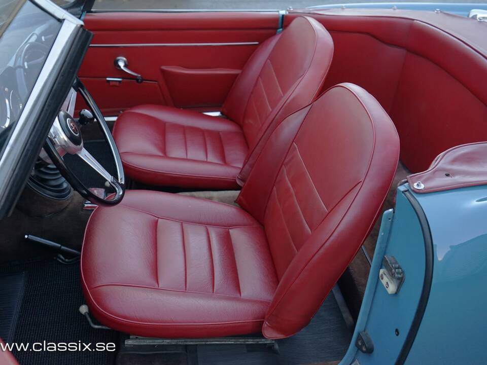 Image 8/18 of Alfa Romeo 2000 Spider (1959)