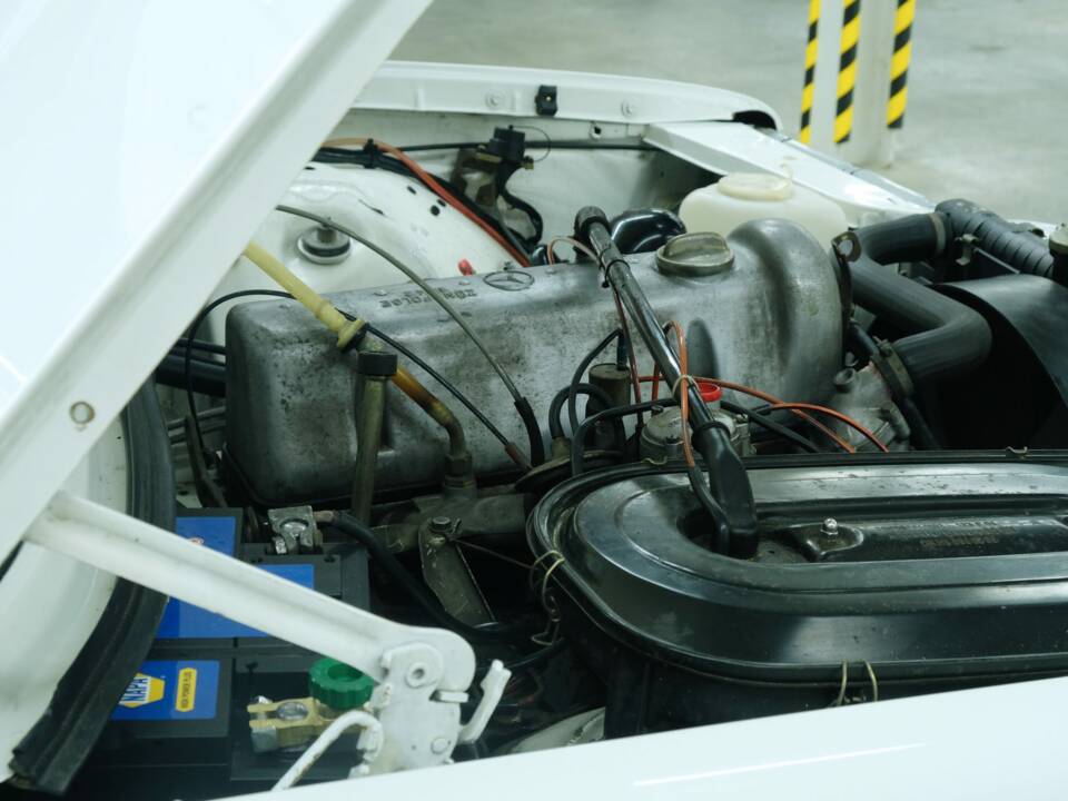 Bild 49/50 von Mercedes-Benz 230 (1977)