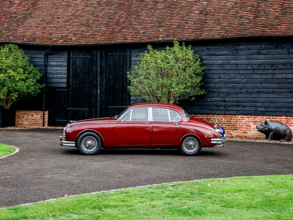 Image 16/42 of Jaguar Mk II 3.8 (1962)
