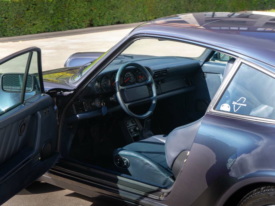 Imagen 11/33 de Porsche 911 Turbo 3.3 (1988)