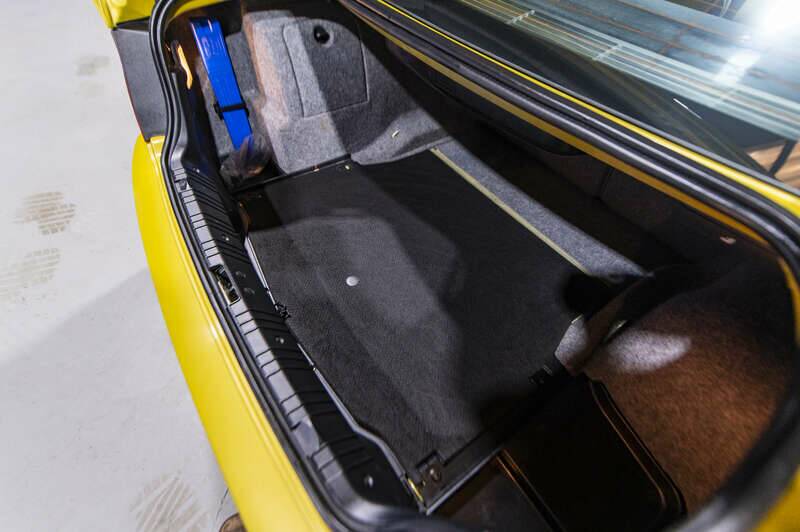 Image 17/50 of BMW M3 (2003)
