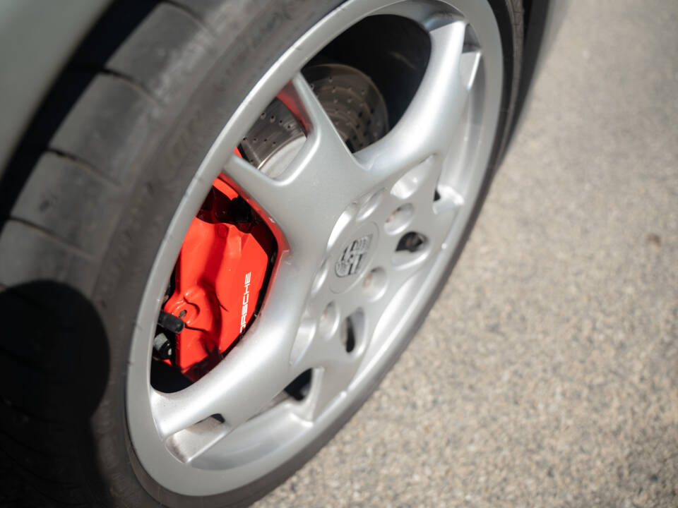 Image 38/82 of Porsche 911 Carrera 4S (WLS) (2006)