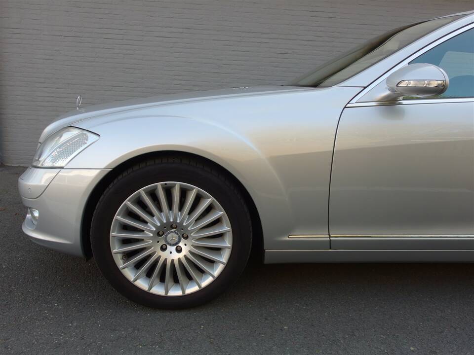 Image 21/98 of Mercedes-Benz S 500 L (2007)