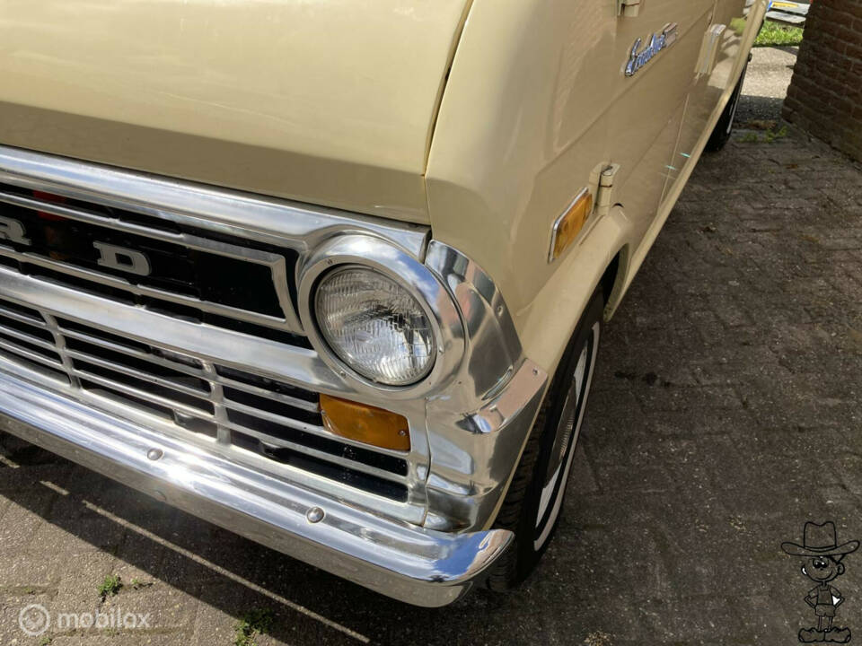 Image 22/50 of Ford Econoline E 300 (1971)