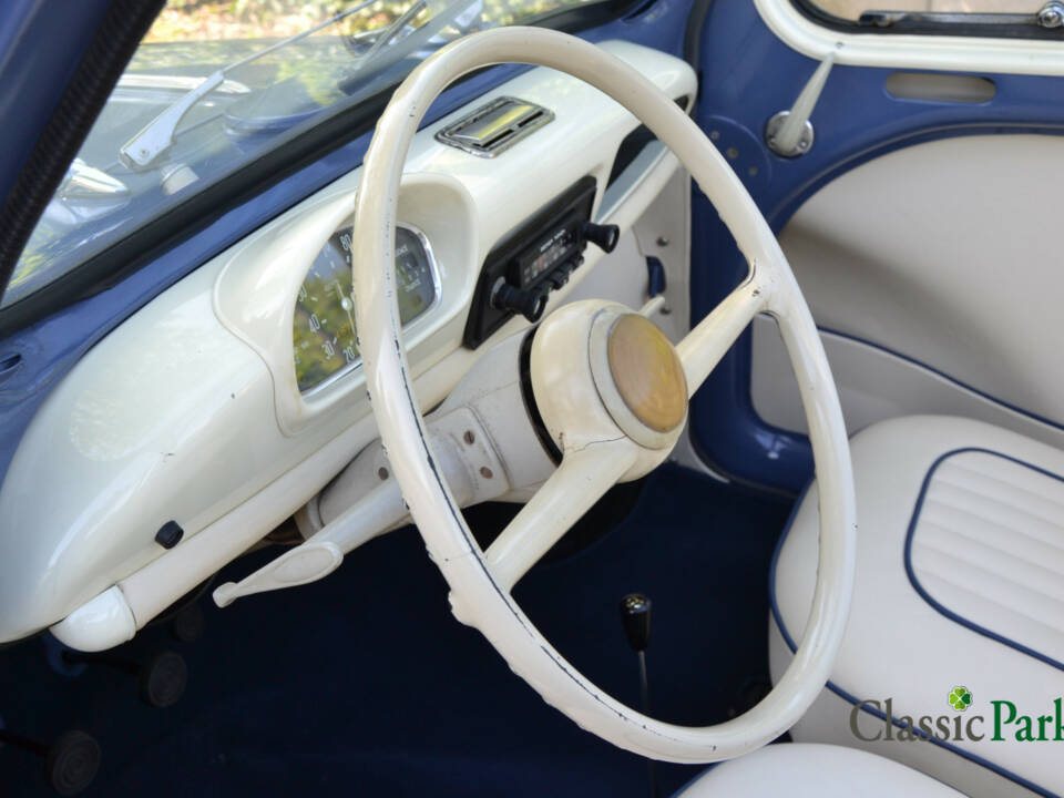 Image 43/50 of Renault 4 CV Décapotable (1954)