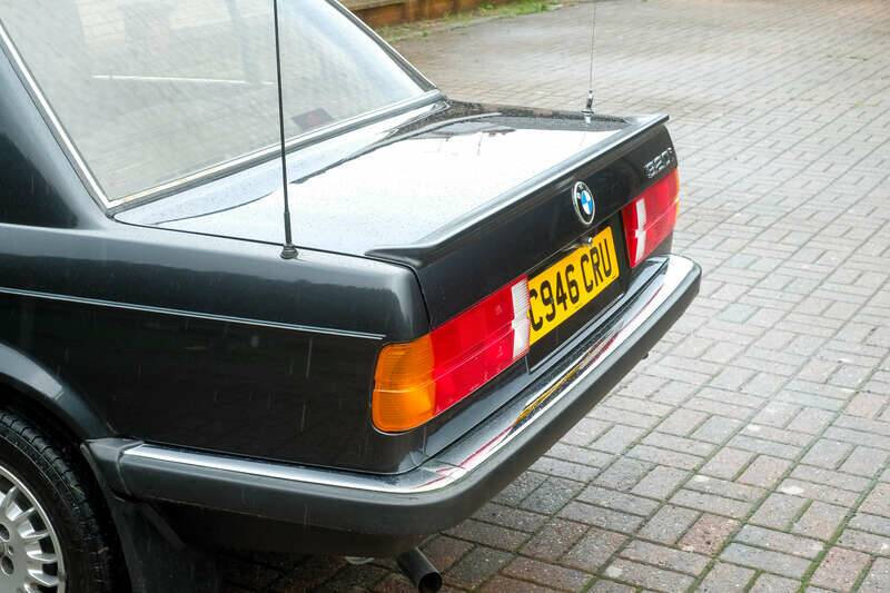 Immagine 30/50 di BMW 320i (1986)
