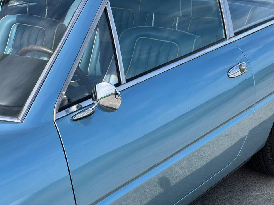 Bild 3/54 von Ferrari 365 GT4 2+2 (1975)