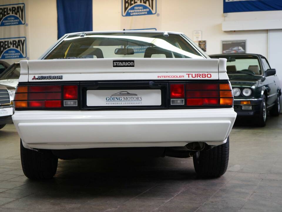 Image 16/55 of Mitsubishi Starion (1989)