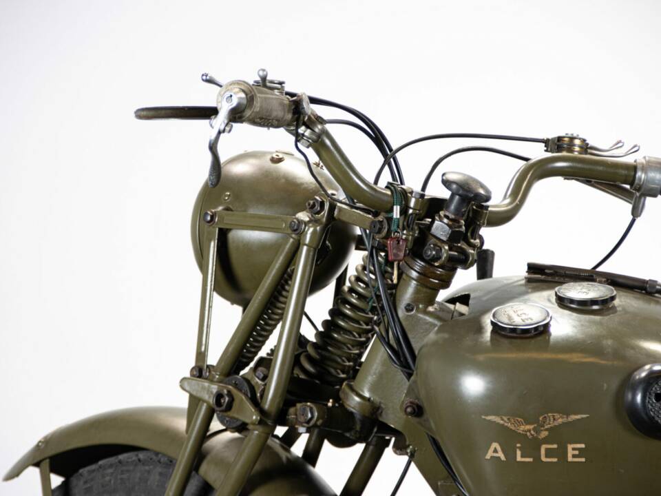 Bild 16/50 von Moto Guzzi DUMMY (1943)