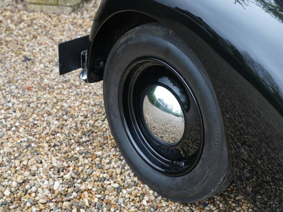 Image 26/50 of FIAT 1100 B (1947)