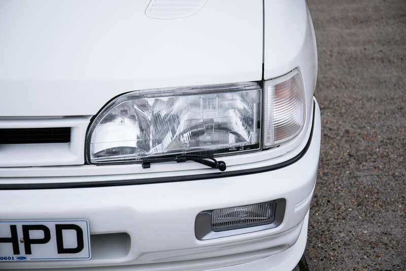 Image 14/50 of Ford Sierra RS Cosworth (1990)