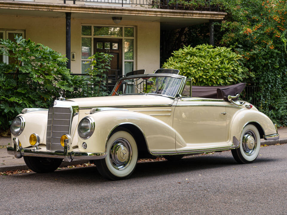 Image 1/29 of Mercedes-Benz 300 S Cabriolet A (1955)