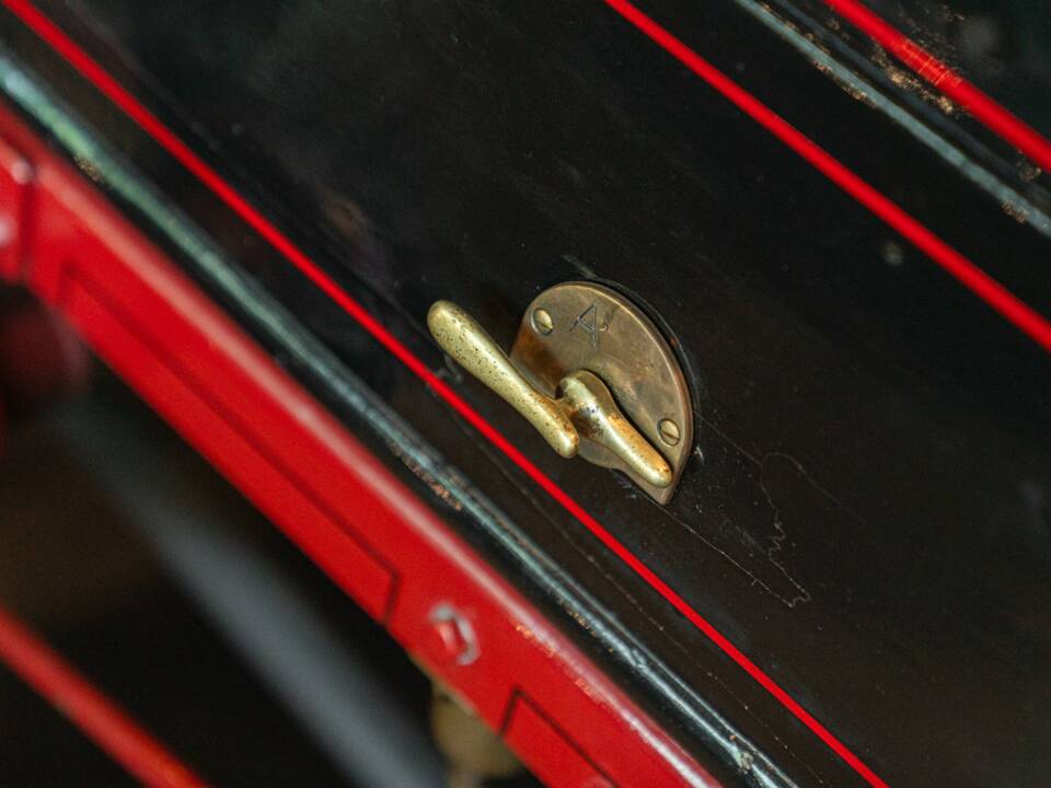 Image 19/45 of Sears 14 HP (1910)