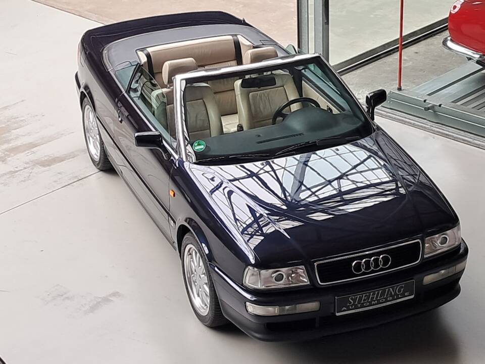 Immagine 1/24 di Audi Cabriolet 2.6 (1997)