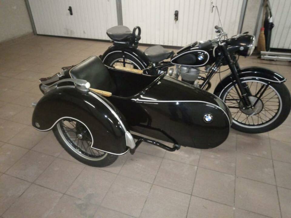Image 4/7 of BMW R 25 (1951)