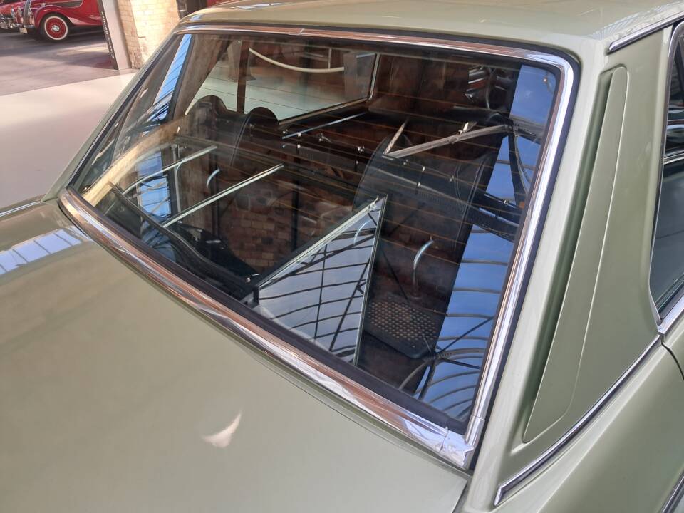Immagine 9/39 di BMW 3,3 Li (1977)