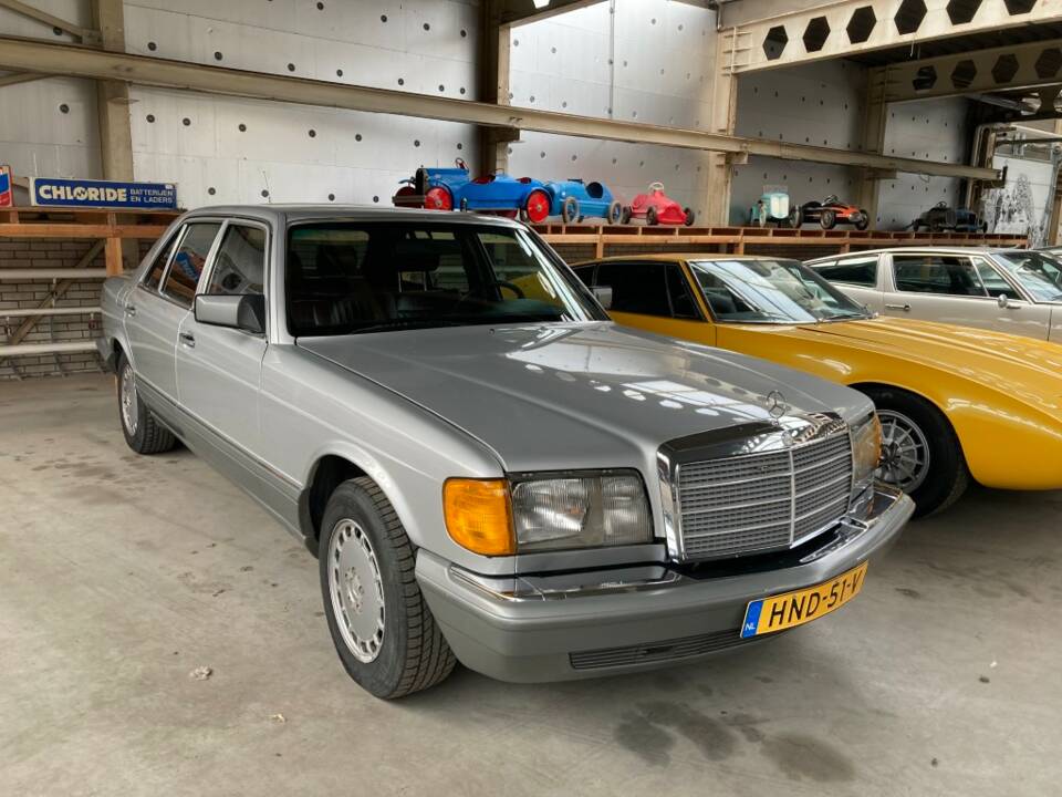 Afbeelding 2/38 van Mercedes-Benz 420 SEL (1986)