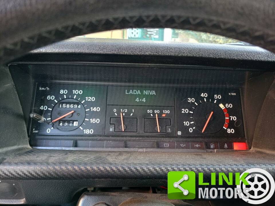 Image 2/10 of Lada Niva 4x4 (1997)