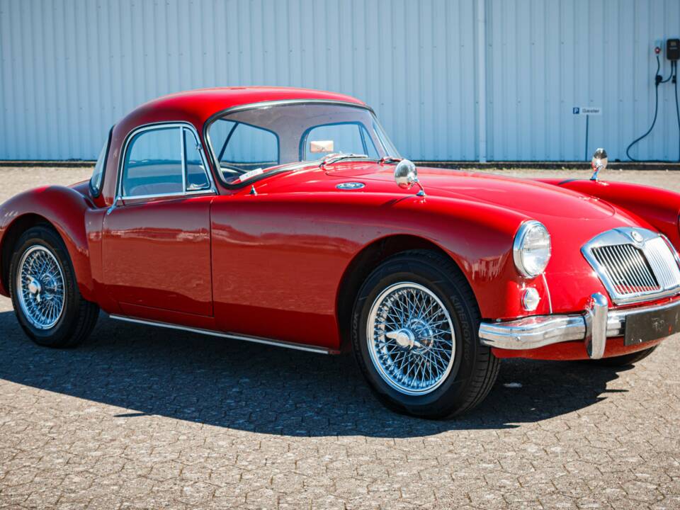Image 1/49 of MG MGA 1500 (1958)