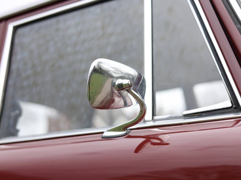 Image 35/50 of Mercedes-Benz 220 (1967)