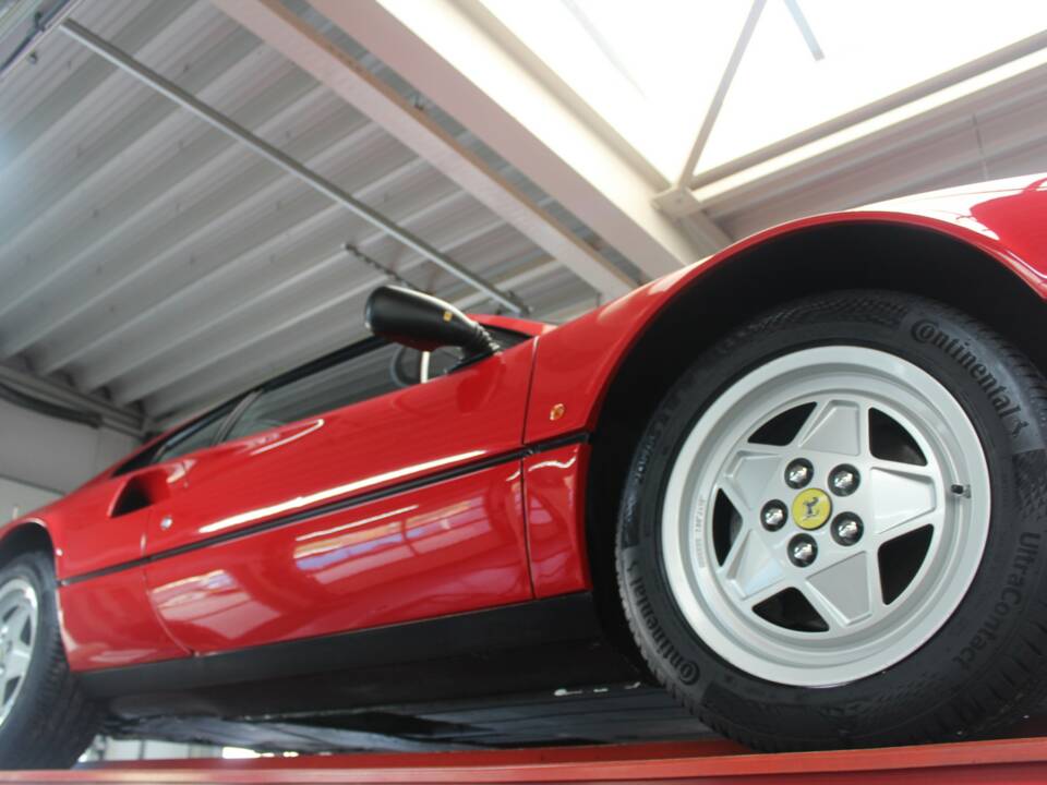Image 22/50 of Ferrari 328 GTB (1989)