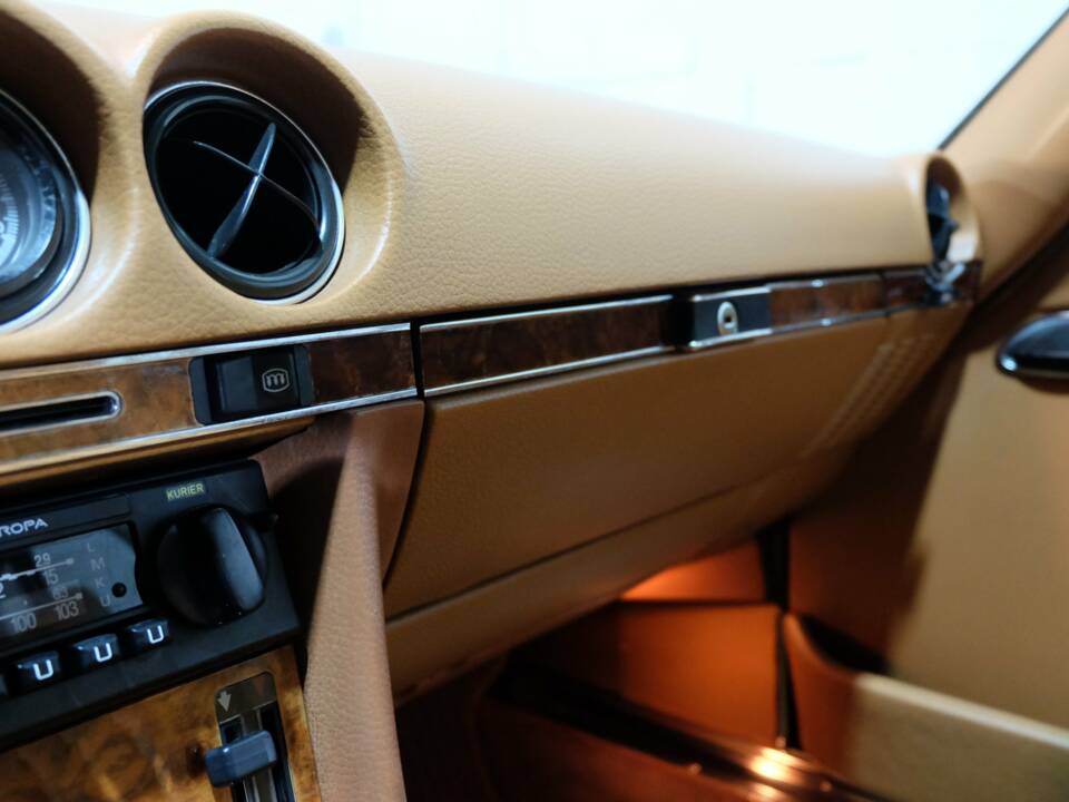 Bild 13/29 von Mercedes-Benz 500 SLC (1980)