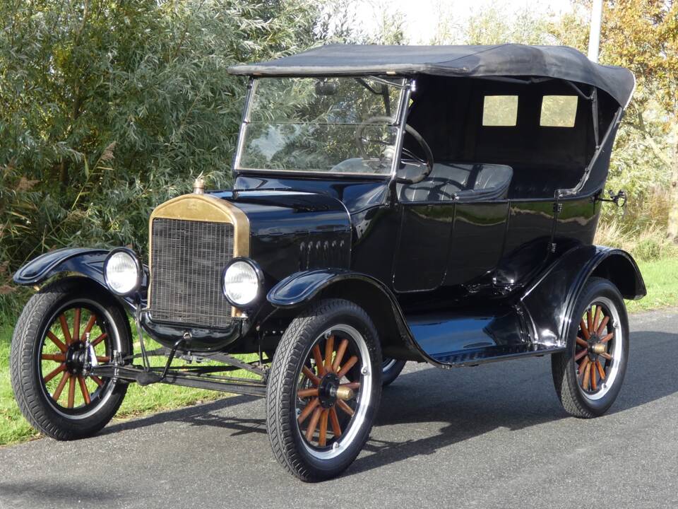 Image 1/41 of Ford Model T Touring (1925)