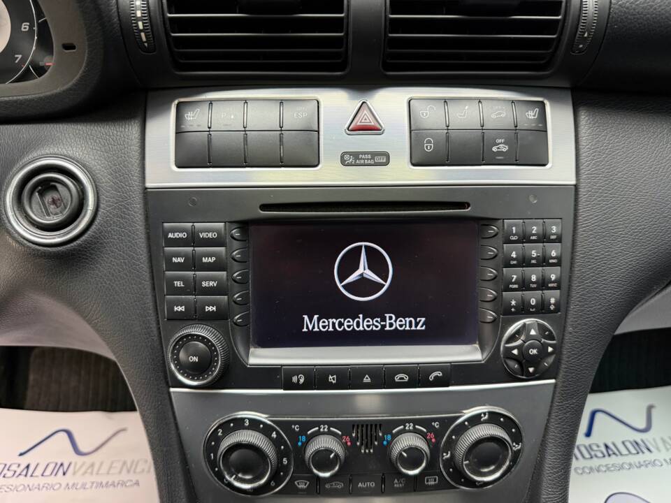 Image 24/27 of Mercedes-Benz C 55 AMG (2005)