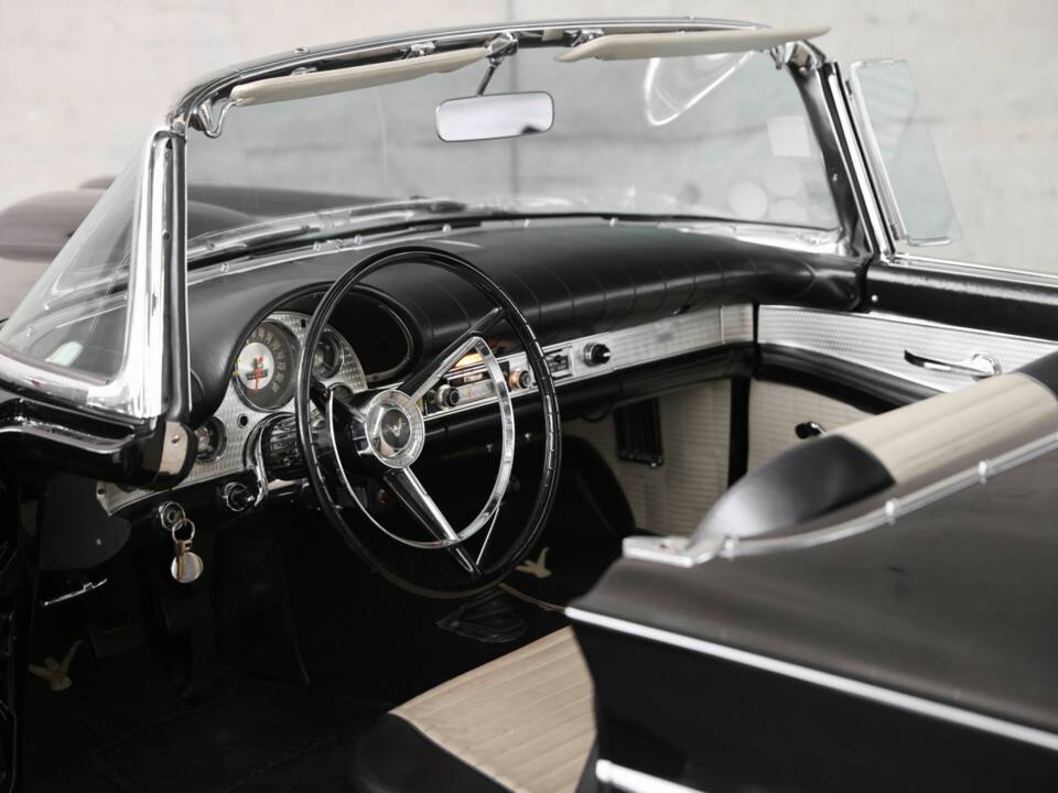 Immagine 41/50 di Ford Thunderbird (1957)