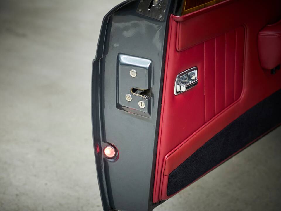 Imagen 90/100 de Rolls-Royce Corniche IV (1995)