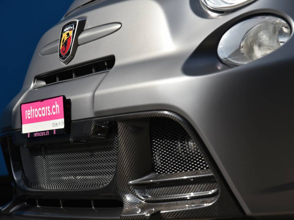 Image 19/21 of Abarth 695 Biposto (2016)