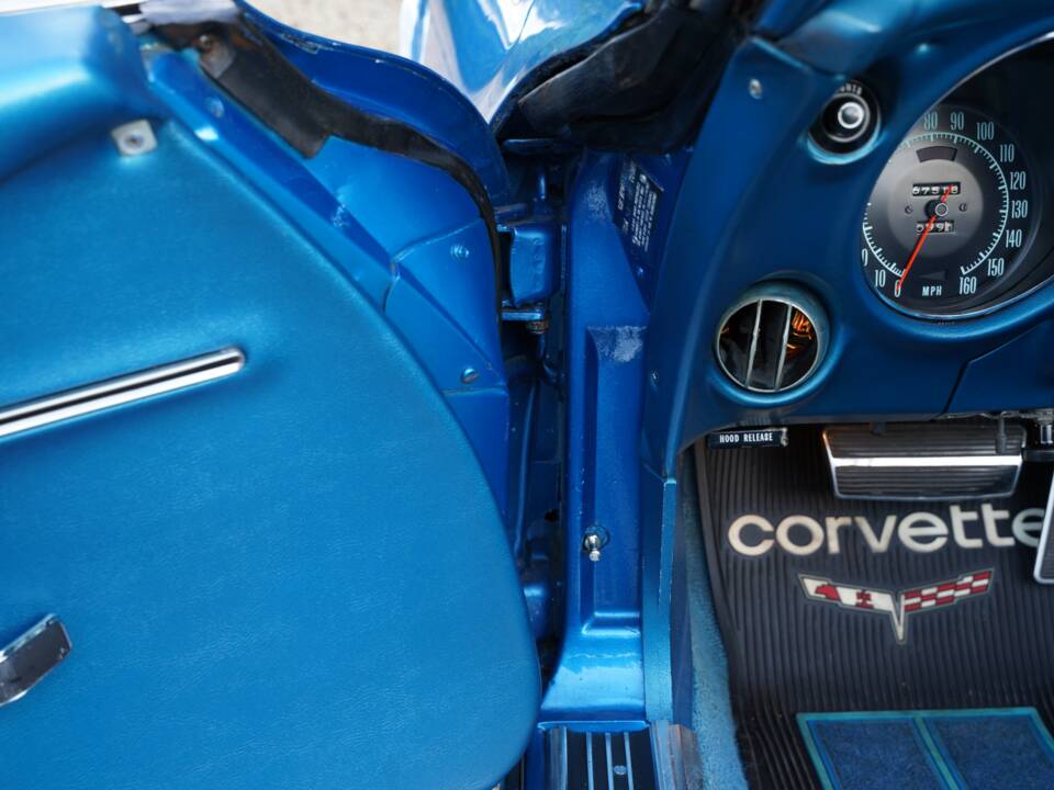 Image 40/50 of Chevrolet Corvette Stingray (1968)