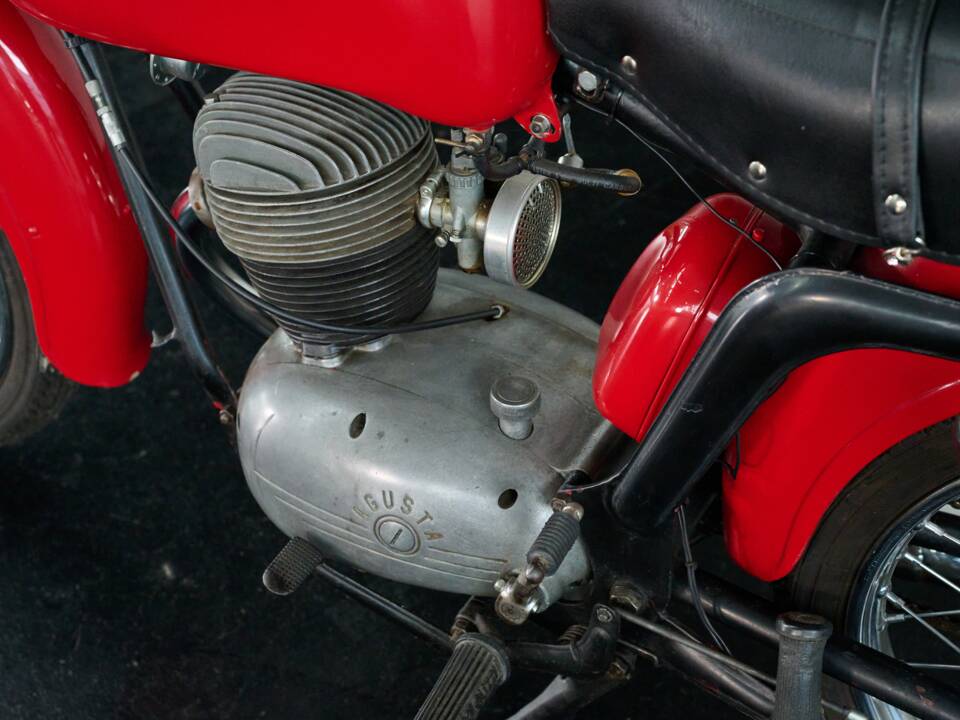 Image 12/28 of MV Agusta 125 TR (1958)