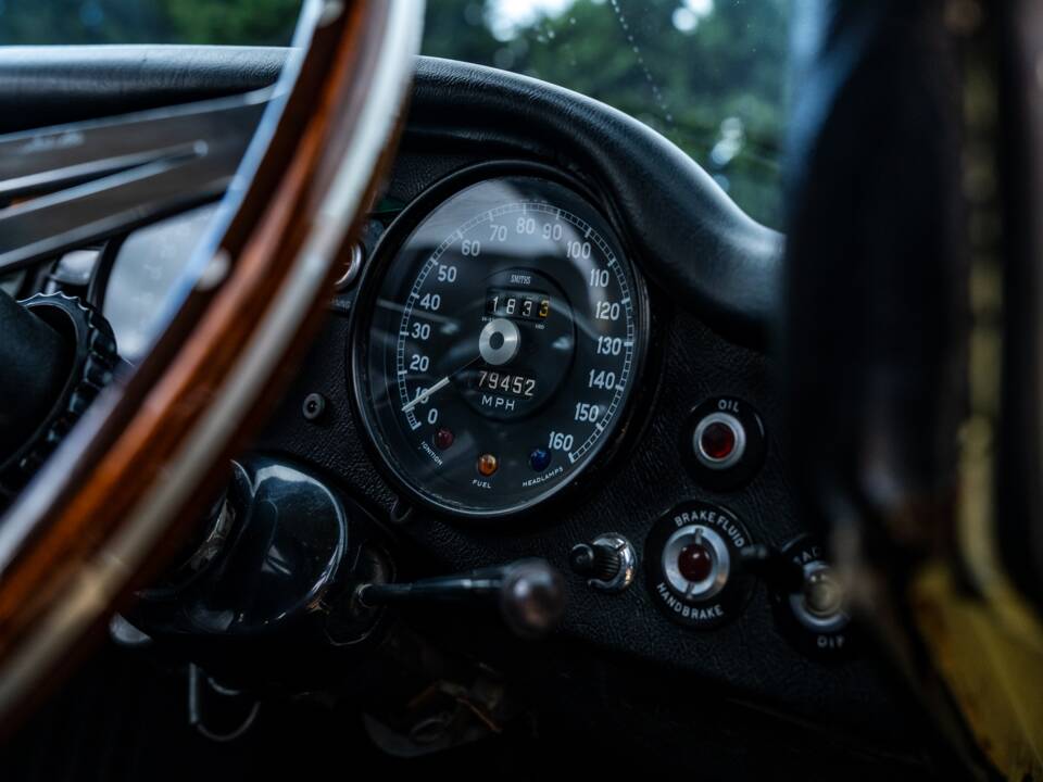 Bild 16/30 von Jaguar E-Type V12 (2+2) (1971)