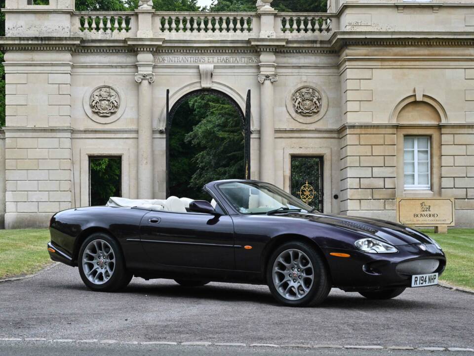 Afbeelding 21/50 van Jaguar XKR (1998)