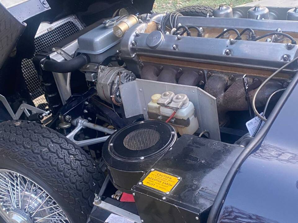 Afbeelding 2/10 van Jaguar E-Type 4.2 (1965)