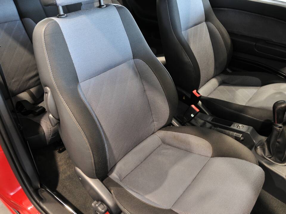 Afbeelding 26/29 van Alfa Romeo 145 Quadrifoglio Verde (1996)