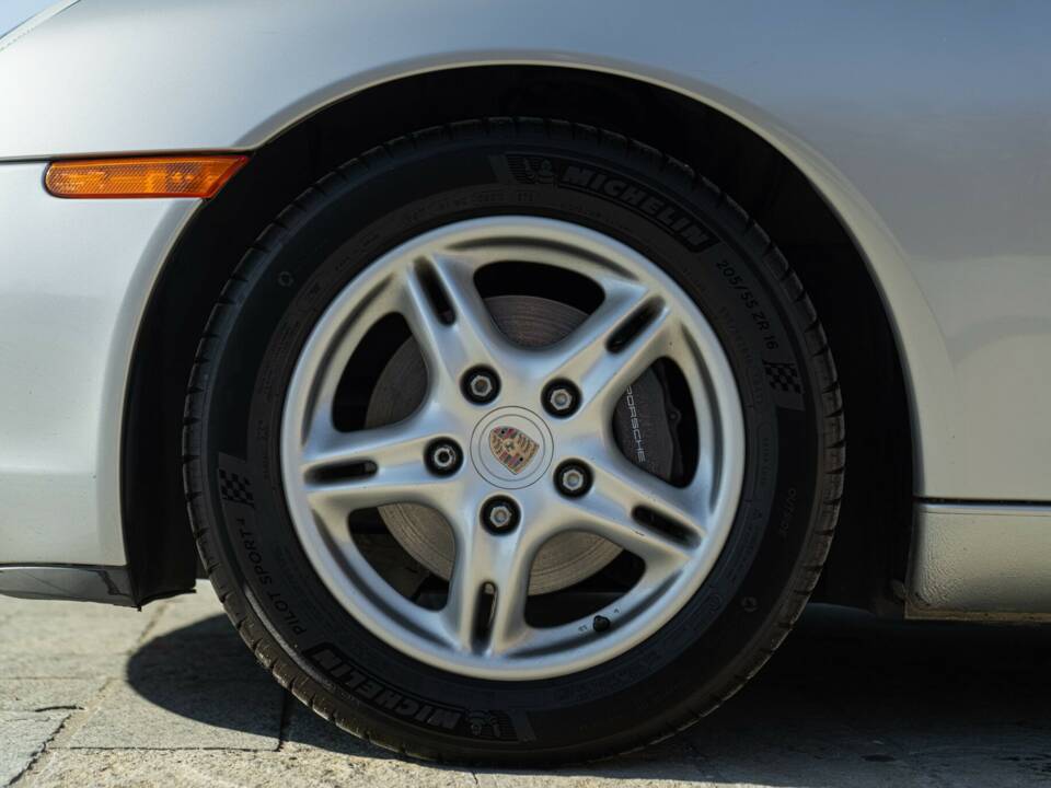 Image 21/50 of Porsche Boxster (1997)