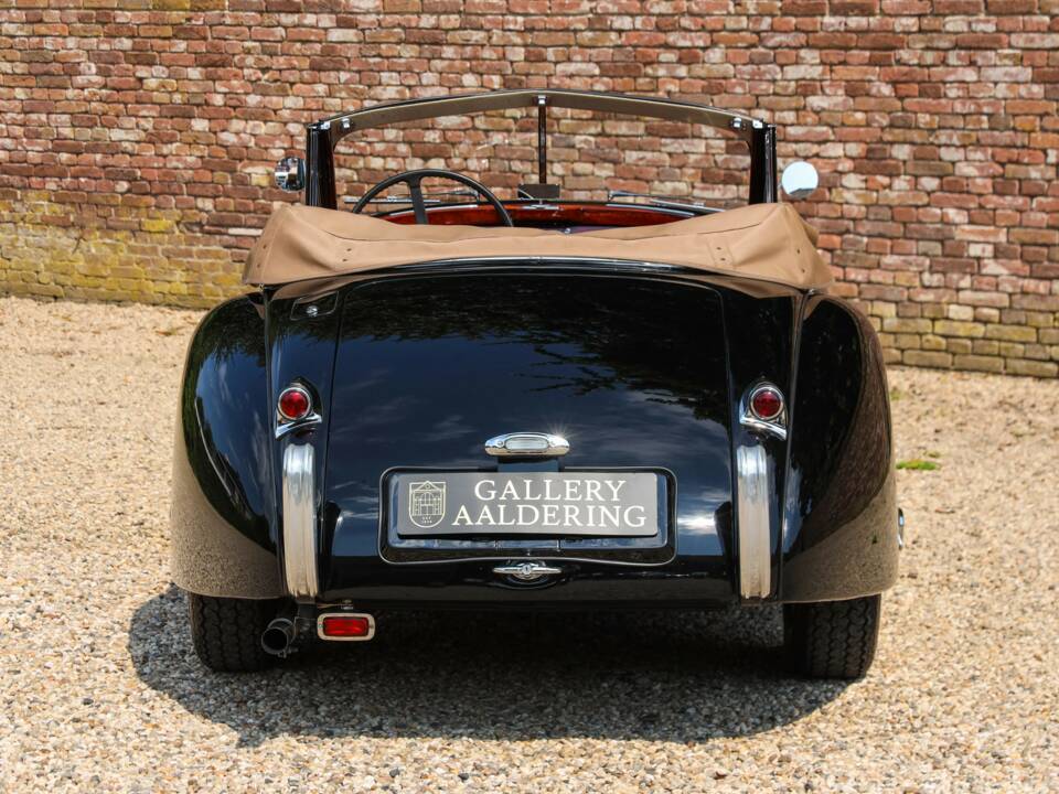 Immagine 42/50 di Jaguar XK 120 DHC (1953)