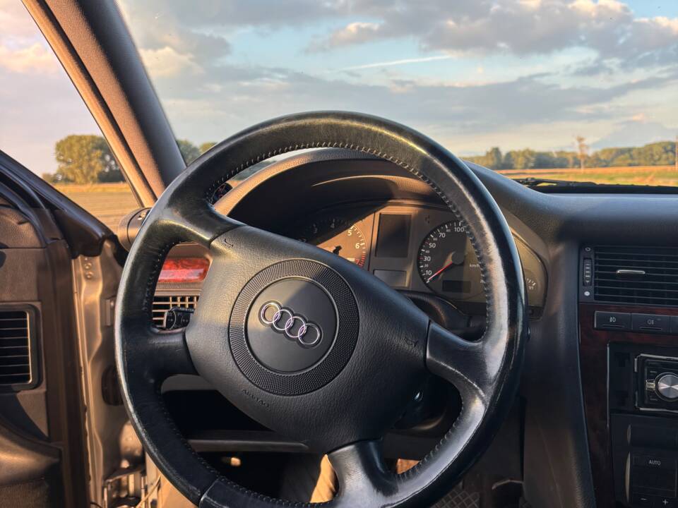 Bild 14/17 von Audi A8 3.7 (1998)