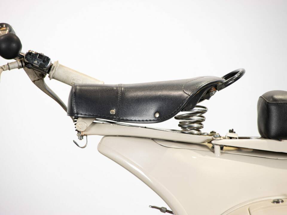 Bild 16/50 von Piaggio Vespa 150 "Struzzo" VL (1955)