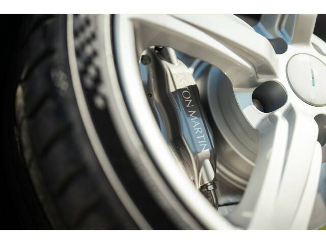 Image 26/43 of Aston Martin DB 7 GTA (2003)