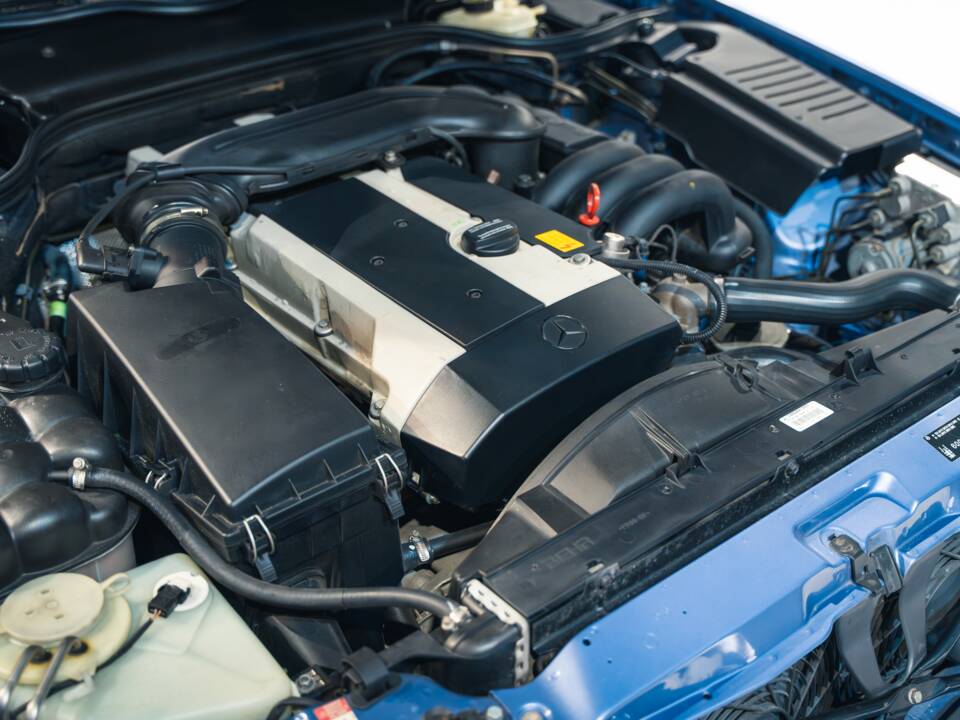 Image 35/35 of Mercedes-Benz SL 320 (1998)