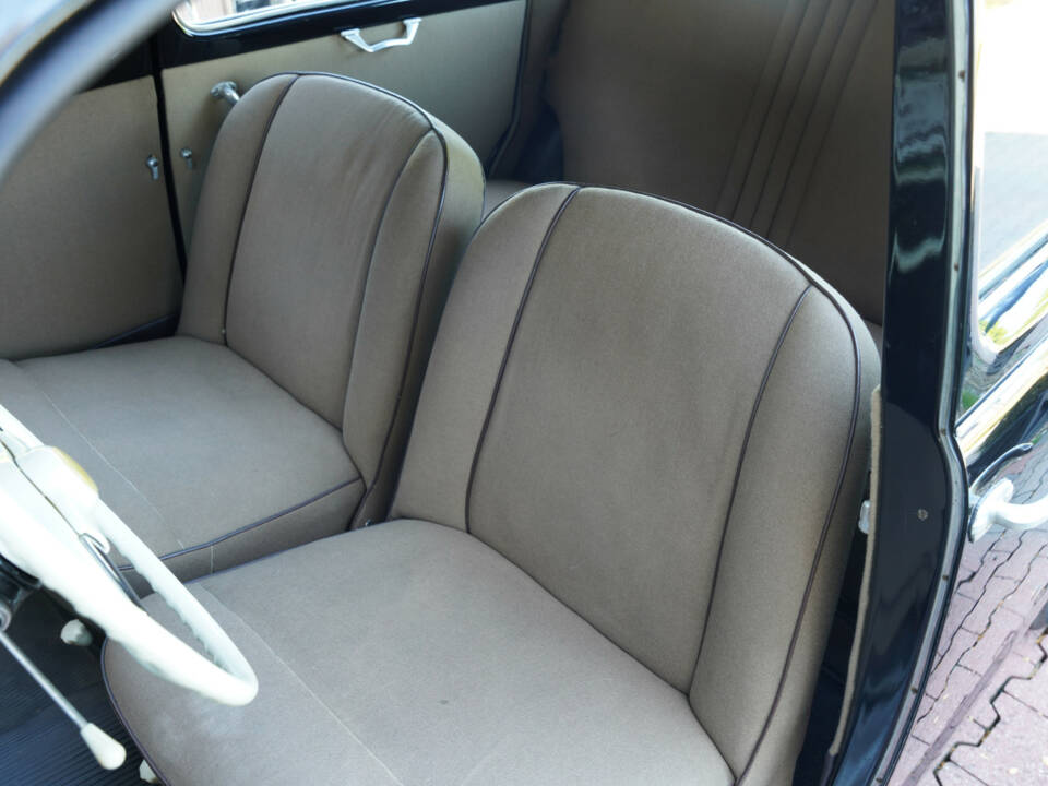 Image 22/50 of Lancia Appia C10 (1954)