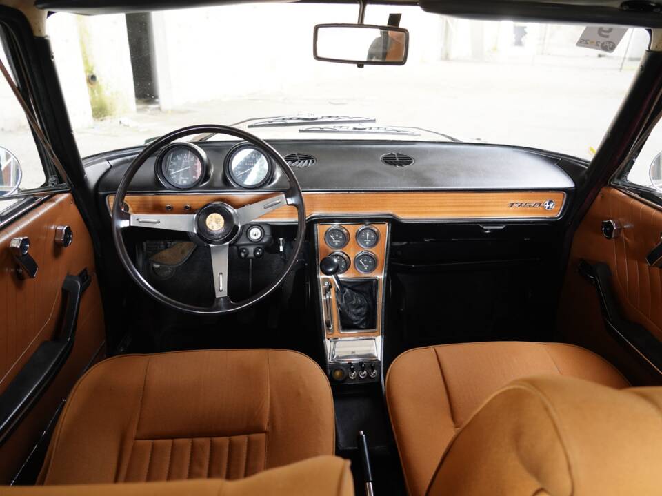 Image 32/83 of Alfa Romeo 1750 Berlina (1970)