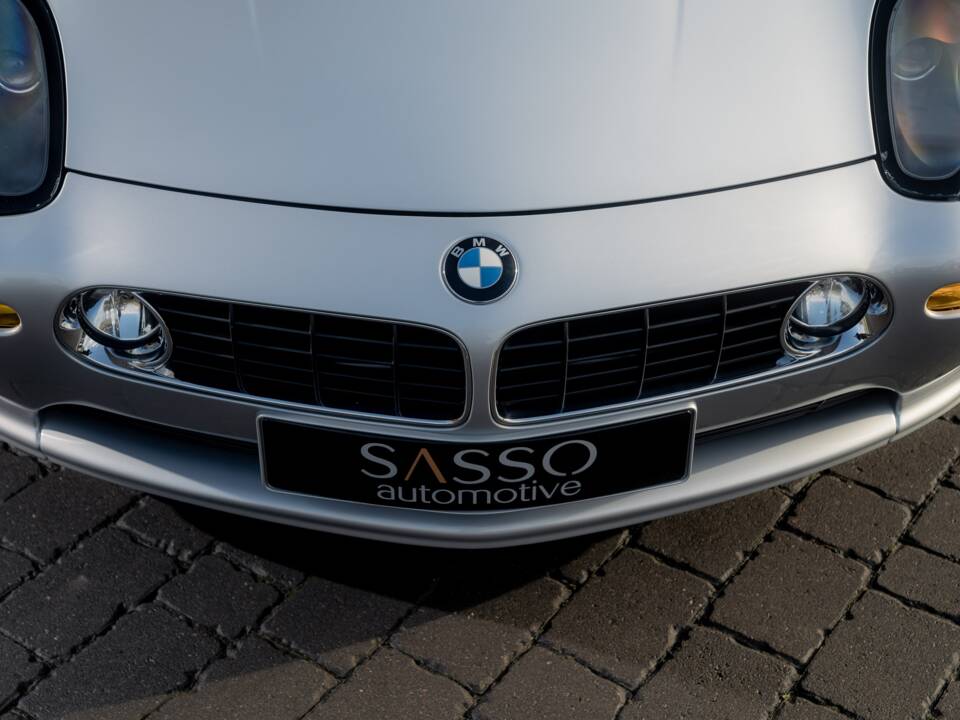 Image 46/84 of BMW Z8 (2001)